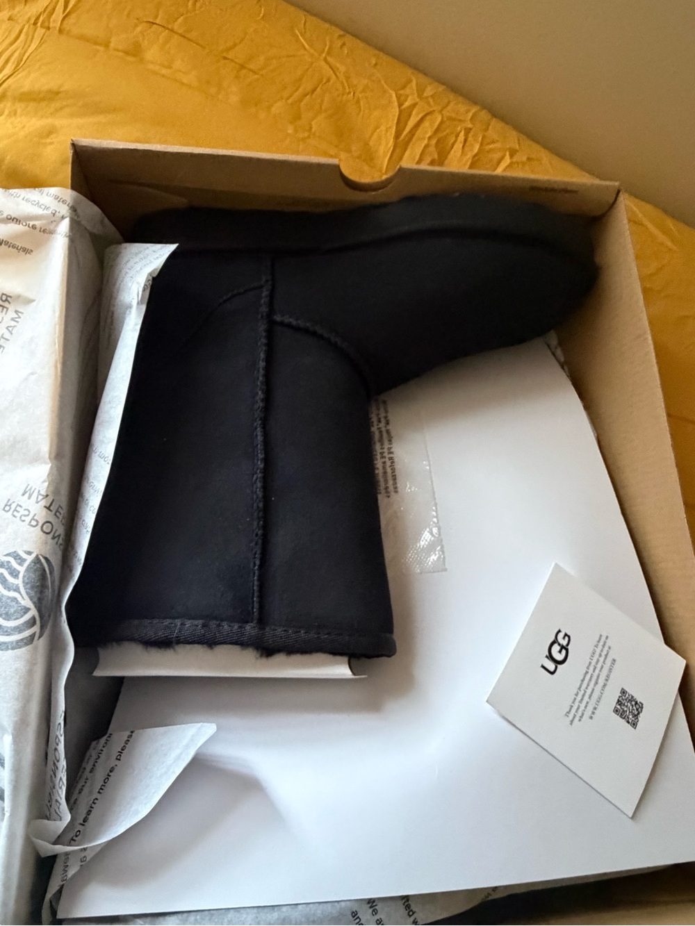 UGG Classic Short Boot - Black